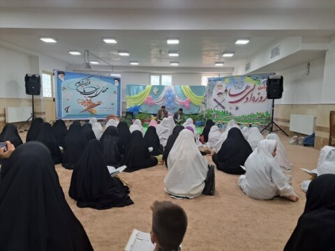 تصاویر/ جشن روزه اولی ها در مدرسه علمیه زینب کبری (س) ارومیه