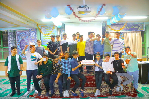 تصاویر/ مراسم جشن تکلیف به همراه ضیافت افطاردانش آموزان متوسطه شهیدرجائی قم