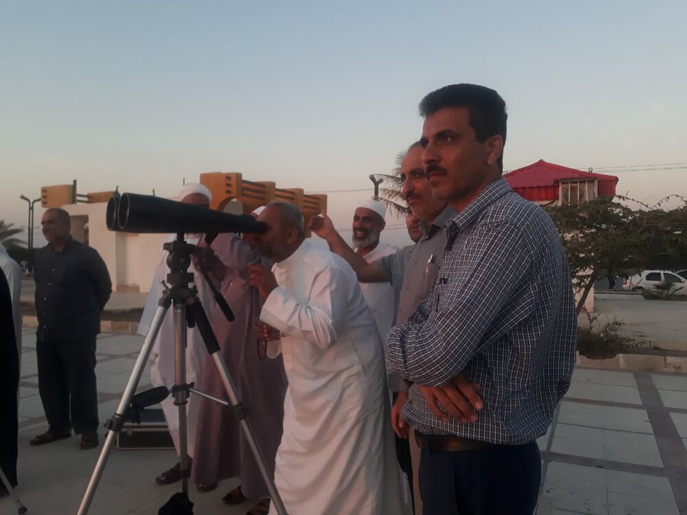 رصد ماه شوال توسط گروه‌های رصد اهل سنت بوشهر+عکس