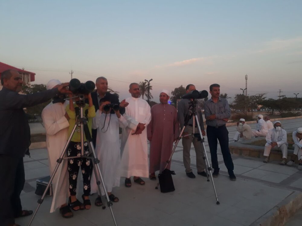 رصد ماه شوال توسط گروههای رصد اهل سنت بوشهر+عکس