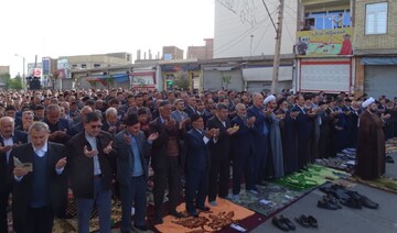 تصاویر/ اقامه نماز عید سعید فطر شهرستان چهاربرج