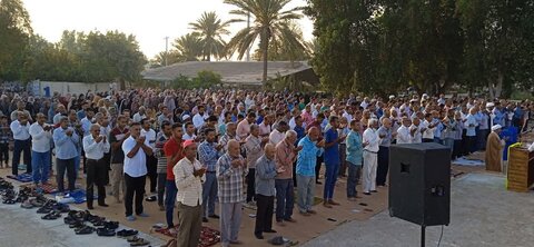 تصاویر/ اقامه نماز عید فطر در جزیره هرمز