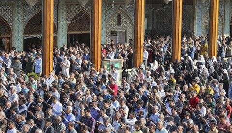 تصاویر/  اقامه باشکوه نماز عید سعید فطر در حرم مطهر حضرت شاهچراغ(ع) شیراز
