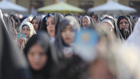 تصاویر/  اقامه باشکوه نماز عید سعید فطر در حرم مطهر حضرت شاهچراغ(ع) شیراز