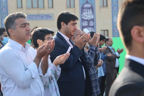 تصاویر/  نماز عیدسعید فطر در جوار شهید گمنام مدینه العلم کاظمیه یزد