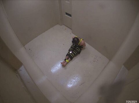 ویڈیو / قید تنہائی میں 20 دن کے بعد ایک امریکی قیدی کی دردناک موت