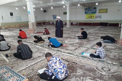 آزمون آشنایی جوانان با احکام در ماه مبارک رمضان، مسجد حضرت صاحب الزمان(عج) هرسین