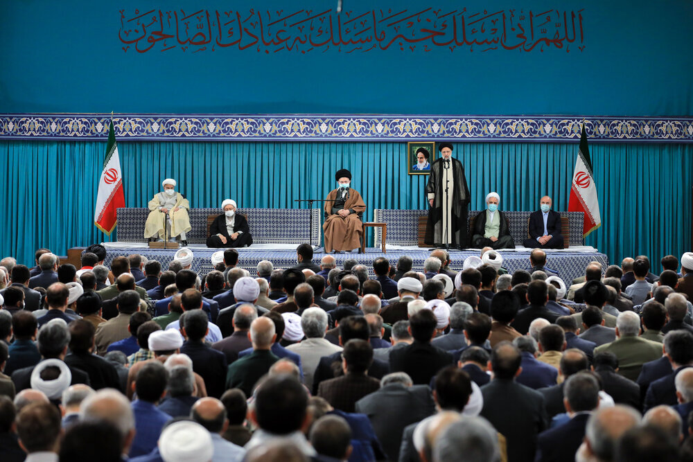 ज़ायोनी शासन के पतन ने गति पकड़ ली है, इस्लामी जगत को अवसर का लाभ उठाना चाहिए: आयतुल्लाह ख़ामेनई ज़ायोनी शासन के पतन ने गति पकड़ ली है, इस्लामी जगत को अवसर का लाभ उठाना चाहिए: आयतुल्लाह ख़ामेनई