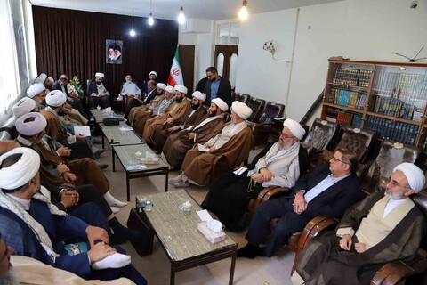 تصاویر / نشست ائمه جمعه با مجمع نمایندگان
