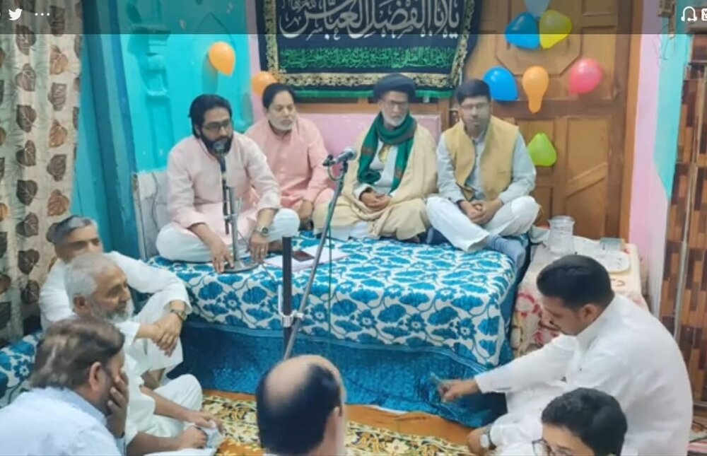 सिरसी सादात की साहित्यिक संस्था बज़्म-ए-गुलहाई सुखन की मासिक बैठक