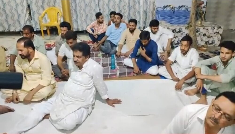 सिरसी सादात की साहित्यिक संस्था बज़्म-ए-गुलहाई सुखन की मासिक बैठक