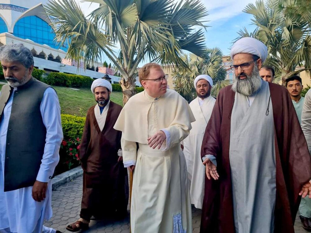 جامعۃ الکوثر اسلام آباد میں ویٹیکن کے جنوبی ایشائی ممالک کے نمائندے کا دورۂ