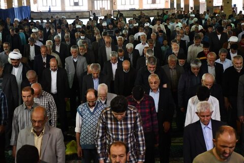 تصاویر/ حضور پرشور مردم مومن خوی در آیین عبادی سیاسی نماز جمعه