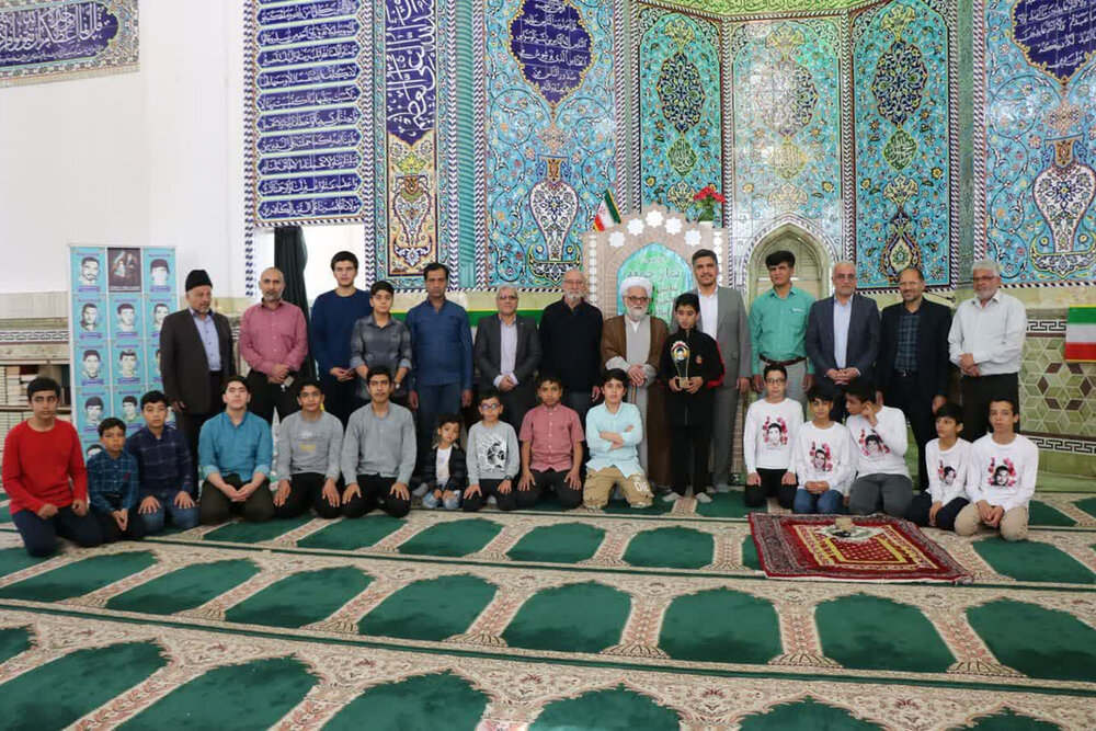 اهدای تندیس «پهلوان ناصر علی» به نوجوان موذن اشکذری