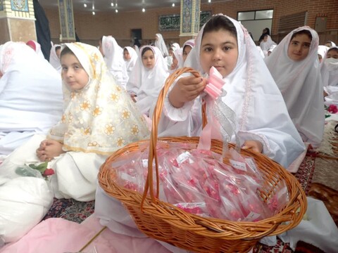 تصاویر/ جشن تکلیف دانش آموزان دختر در نقده
