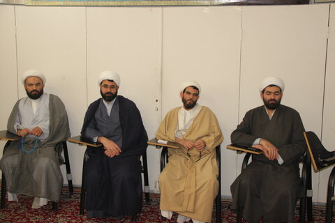 تصاویر / دیدار مدیر حوزه علمیه استان قزوین با اساتید مدرسه علمیه سفیران هدایت قزوین (مدرسه مولاوردیخان )