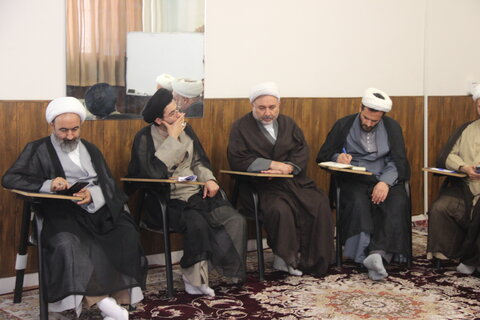 تصاویر / دیدار مدیر حوزه علمیه استان قزوین با اساتید مدرسه علمیه سفیران هدایت قزوین (مدرسه مولاوردیخان )