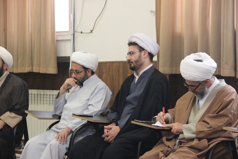 تصاویر / دیدار مدیر حوزه علمیه استان قزوین با اساتید مدرسه علمیه سفیران هدایت قزوین (مدرسه مولاوردیخان )