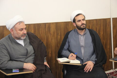 تصاویر / دیدار مدیر حوزه علمیه استان قزوین با اساتید مدرسه علمیه سفیران هدایت قزوین (مدرسه مولاوردیخان )