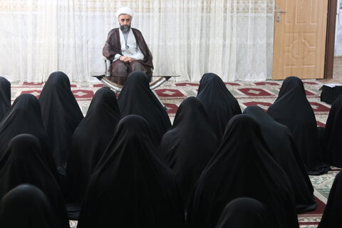 تصاویر/نشست مدیر حوزه علمیه خواهران بوشهر با طلاب مدرسه الزهرا س عسلویه