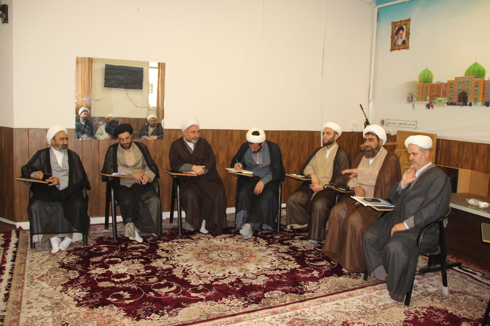 طلبه پروری رسالت اصلی اساتید است