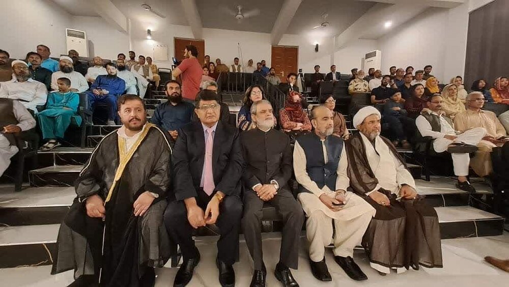 دہشتگرد؛ وطن اور انسانیت کے دشمن ہیں / ہمیں مل کر محبت، رواداری اور امن کے الٰہی پیغام کو عام کرنا ہو گا