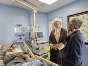 رئیس مرکز ارتباطات دولت و روحانیت از طلبه مضروب حادثه قم عیادت کرد