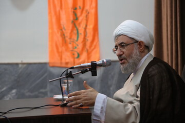 باید از خطر نفوذ جلوگیری کرد/ بهائیت یک حزب سیاسی و کارش جاسوسی است