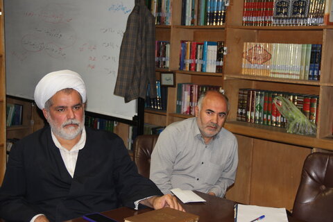 تصاویر / دیدار مدیر حوزه علمیه استان قزوین با مدیر واساتید مدرسه علمیه امام صادق (ع) قزوین