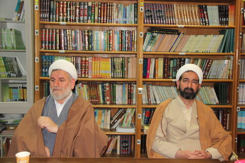 تصاویر / دیدار مدیر حوزه علمیه استان قزوین با مدیر واساتید مدرسه علمیه امام صادق (ع) قزوین