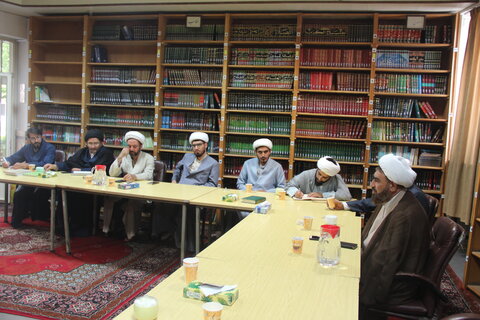 تصاویر / دیدار مدیر حوزه علمیه استان قزوین با مدیر واساتید مدرسه علمیه امام صادق (ع) قزوین