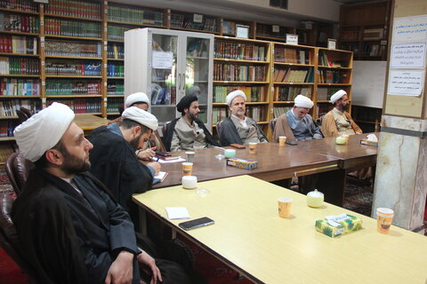 تصاویر / دیدار مدیر حوزه علمیه استان قزوین با مدیر واساتید مدرسه علمیه امام صادق (ع) قزوین