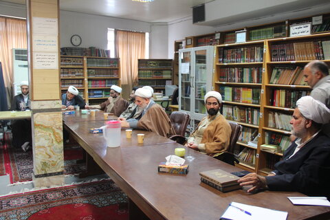 تصاویر / دیدار مدیر حوزه علمیه استان قزوین با مدیر واساتید مدرسه علمیه امام صادق (ع) قزوین