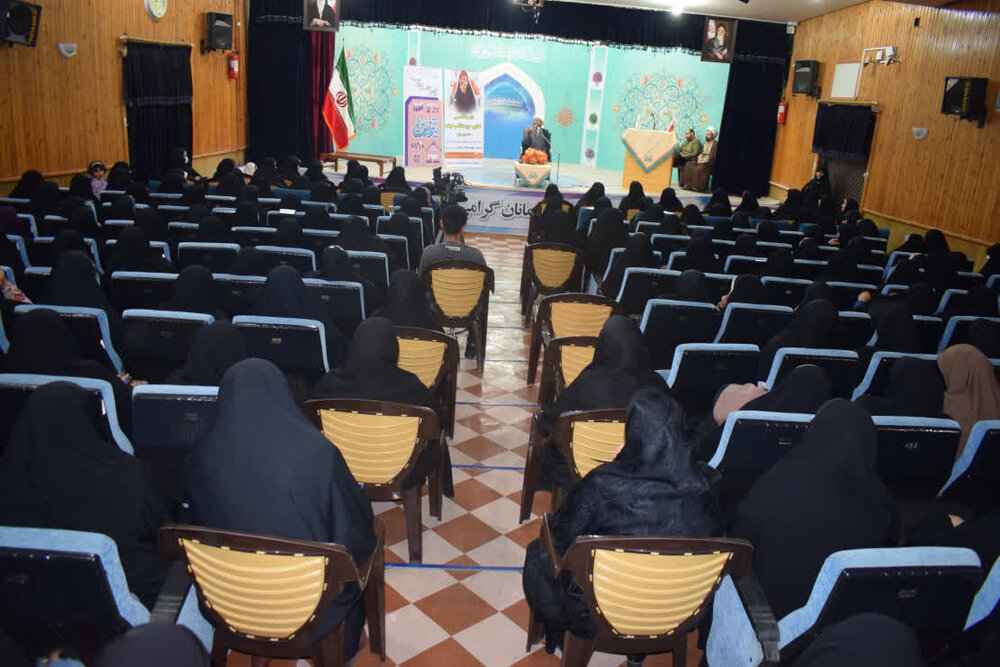نشست تخصصی فعالین حوزه حجاب و عفاف در بوشهر برگزار شد +عکس
