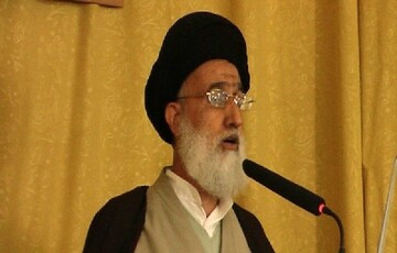 ایستادگی در برابر دشمن، از مهم‌ترین رموز پیروزی در میدان نبرد است