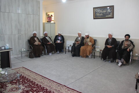 تصاویر / دیدار مدیر حوزه علمیه استان قزوین با مدیر واساتید مدرسه علمیه شهید مصطفی خمینی (ره) شهرستان تاکستان