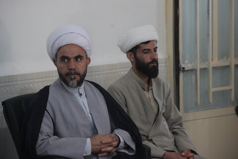 تصاویر / دیدار مدیر حوزه علمیه استان قزوین با مدیر واساتید مدرسه علمیه شهید مصطفی خمینی (ره) شهرستان تاکستان