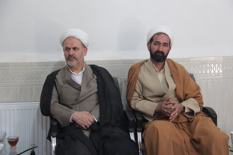 تصاویر / دیدار مدیر حوزه علمیه استان قزوین با مدیر واساتید مدرسه علمیه شهید مصطفی خمینی (ره) شهرستان تاکستان