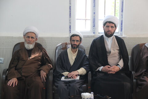 تصاویر / دیدار مدیر حوزه علمیه استان قزوین با مدیر واساتید مدرسه علمیه شهید مصطفی خمینی (ره) شهرستان تاکستان