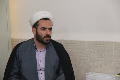 تصاویر / دیدار مدیر حوزه علمیه استان قزوین با مدیر واساتید مدرسه علمیه شهید مصطفی خمینی (ره) شهرستان تاکستان