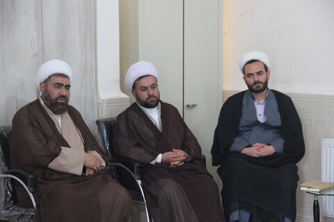 تصاویر / دیدار مدیر حوزه علمیه استان قزوین با مدیر واساتید مدرسه علمیه شهید مصطفی خمینی (ره) شهرستان تاکستان
