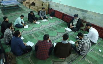 فیلم | گفت‌وگو با دو استاد حوزه به مناسبت روز معلم