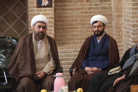 تصاویر / دیدار مدیر حوزه علمیه استان قزوین با اساتید وکادر مدرسه علمیه صالحیه قزوین