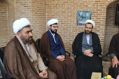 تصاویر / دیدار مدیر حوزه علمیه استان قزوین با اساتید وکادر مدرسه علمیه صالحیه قزوین