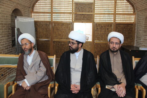 تصاویر / دیدار مدیر حوزه علمیه استان قزوین با اساتید وکادر مدرسه علمیه صالحیه قزوین