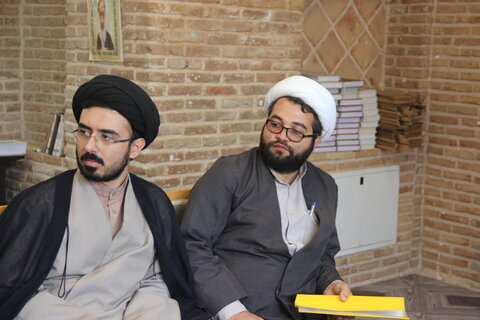 تصاویر / دیدار مدیر حوزه علمیه استان قزوین با اساتید وکادر مدرسه علمیه صالحیه قزوین