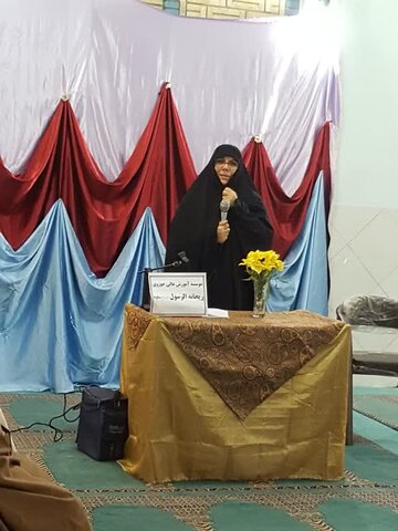 برگزاری مراسم بزرگداشت مقام معلم در موسسه آموزش عالی حوزوی ریحانه الرسول سلام الله علیها و تقدیر از اساتید