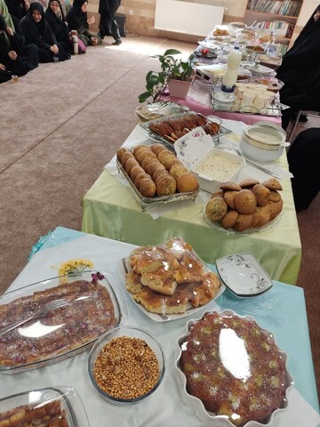 تصاویر/ جشنواره غذاهای ایرانی در مدرسه علمیه زینب کبری (س) ارومیه
