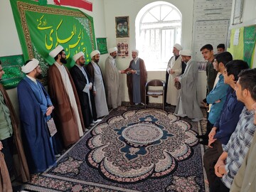 تصاویر/ تجلیل از اساتید مدرسه علمیه حضرت مهدی (عج) بهاباد