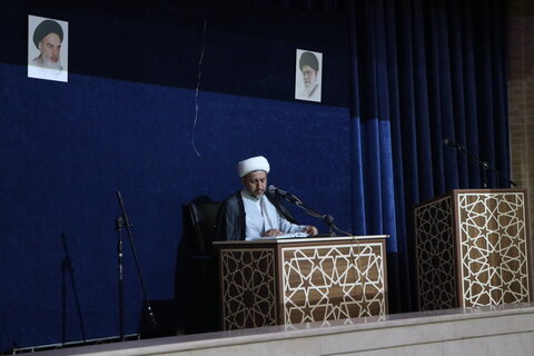 تصاویر / تجلیل از اساتید حوزه علمیه استان قزوین